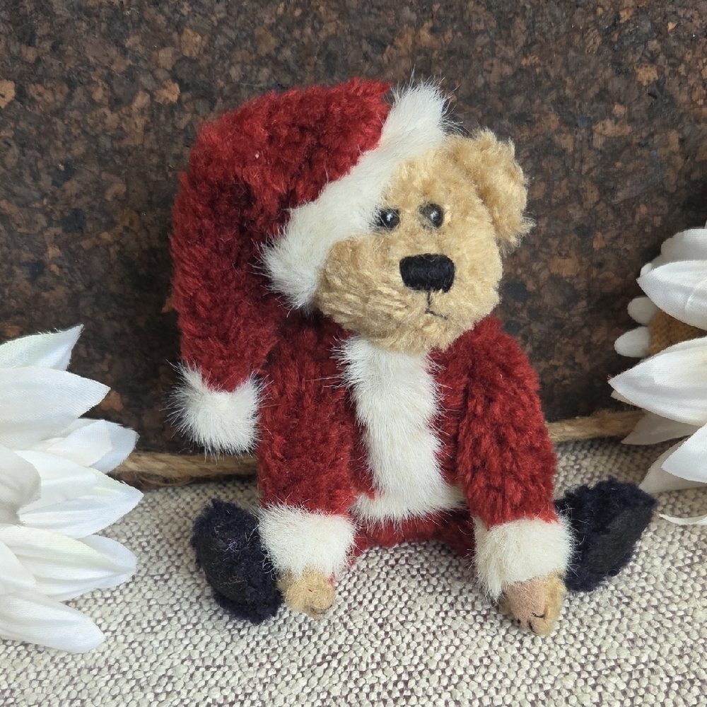 Boyds Bears Red and White Santa Bear